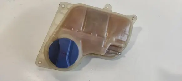 Audi A4 S4 B5 8D Coolant expansion tank/reservoir cap 8D0121403D