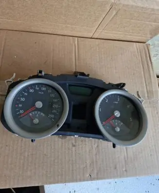Renault Megane II Speedometer (instrument cluster) 8200399700 35110419 RCAC026023