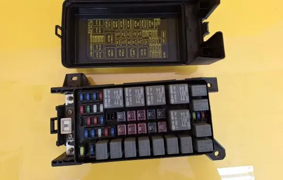 KIA Carnival Fuse box set 0K53H-66-760