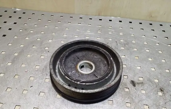 Peugeot 4007 Crankshaft pulley
