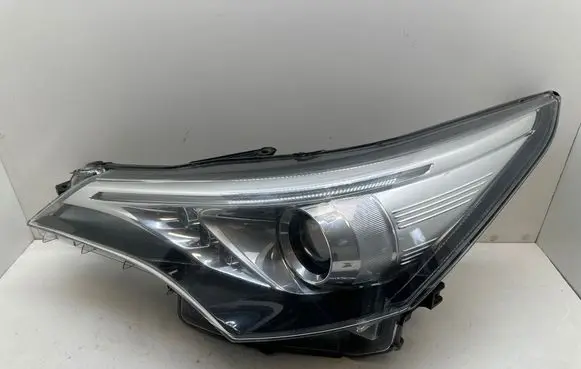 Toyota Avensis T270 Headlight/headlamp 