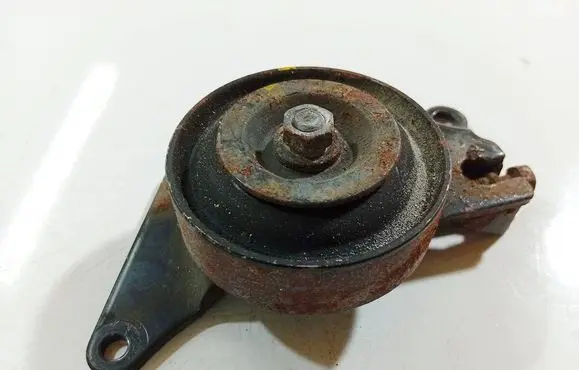 Infiniti G35 Generator/alternator belt tensioner 