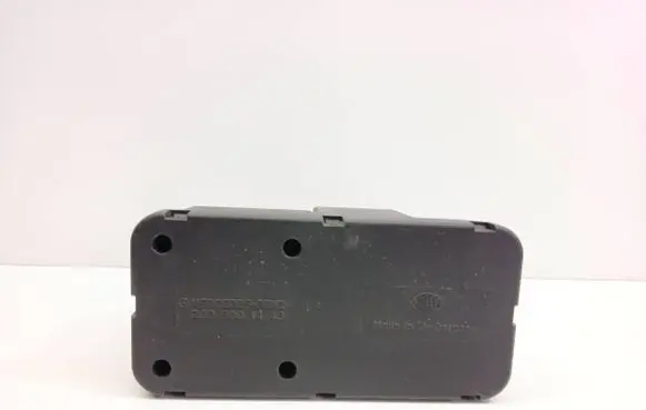 Mercedes-Benz C W202 Central locking vacuum pump 2028001448