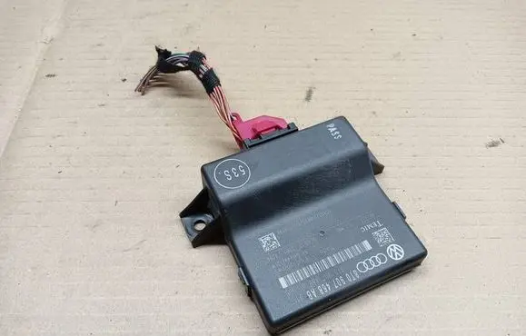 Audi A4 S4 B8 8K Gateway control module 8T0907468AB 403221 8T0907468H