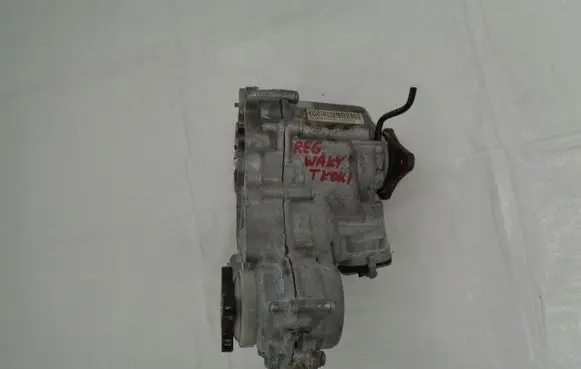 Gearbox transfer box case