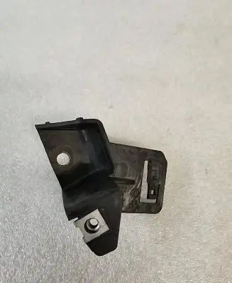 Maserati Levante Other engine bay part B172