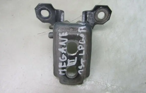 Renault Megane III Front door upper hinge