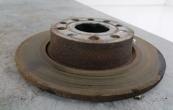 Volkswagen Golf VII Rear brake disc