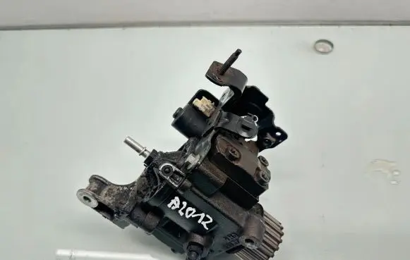 Renault Megane IV Fuel injection high pressure pump P3810129 5WS40844 A2C53351931