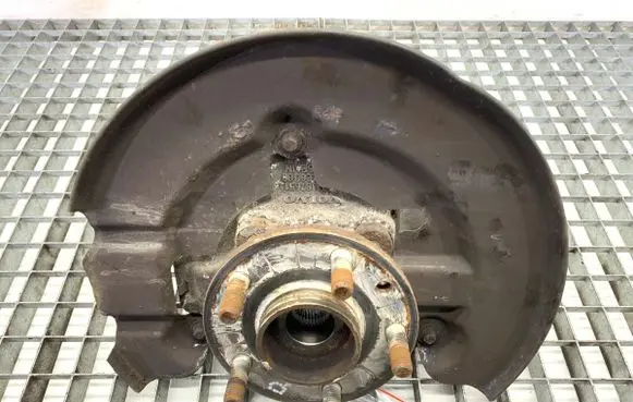 Front wheel hub spindle knuckle