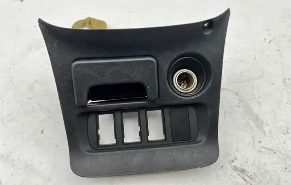 Toyota RAV 4 (XA20) Car ashtray