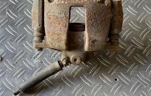 Citroen C4 I Front brake caliper
