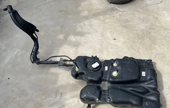 Peugeot Traveller Fuel tank 9809877280