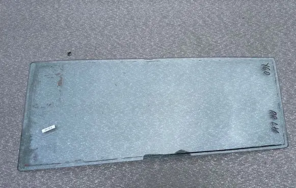 Nissan Patrol Y60 Rear side window 8331306J60