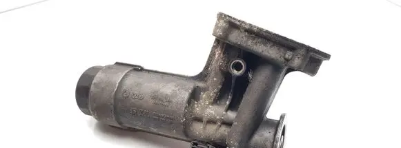 Volkswagen Golf IV Oil filter mounting bracket 038115389