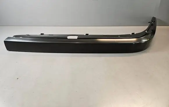 BMW 7 E38 Front bumper splitter molding 8125309 51118125309
