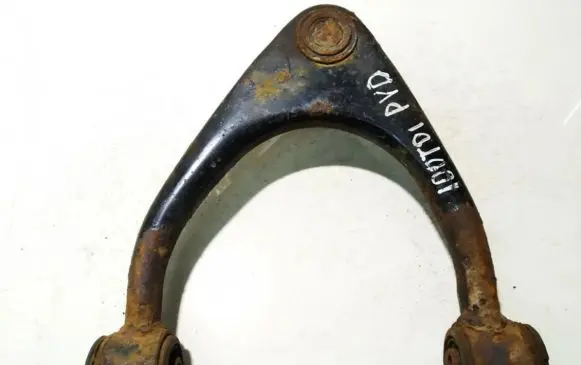 Lexus IS 200-300 Front lower control arm/wishbone