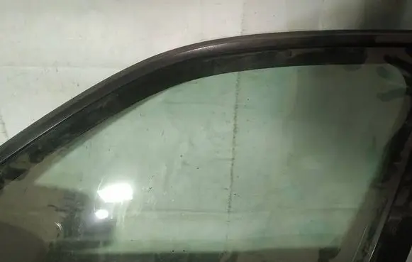 BMW X5 E70 Front door window glass four-door as2