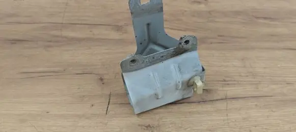 Dacia Lodgy Fender mounting bracket 631452390R