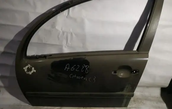 Citroen C3 Front door juodos