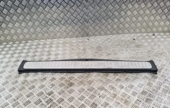 Opel Zafira C Trunk/boot sill cover protection 13289576 13289565