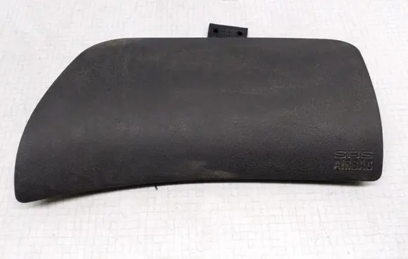 BMW 5 E39 Airbag cover 8176736
