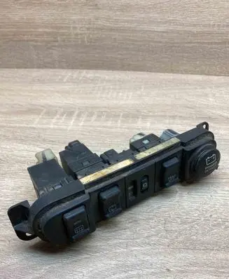 Chrysler PT Cruiser Windscreen/window heater switch 04671670AB 04671673AA