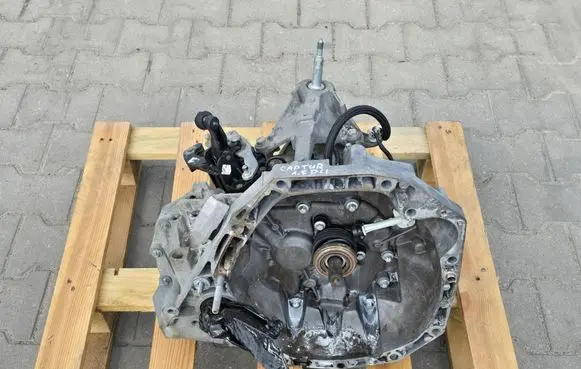 Renault Captur Manual 5 speed gearbox 250526JR5332 JR5332