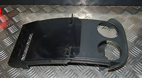 Mitsubishi Space Wagon Cup holder front 