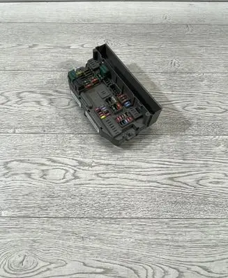 BMW X5 E70 Fuse module 6976384 697638402 518967010C