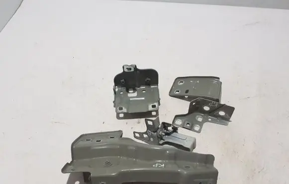 Fender mounting bracket