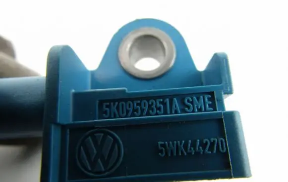 Volkswagen Jetta VI Airbag deployment crash/impact sensor 5K0959351A