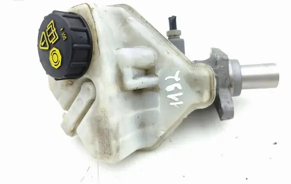 Brake fluid reservoir