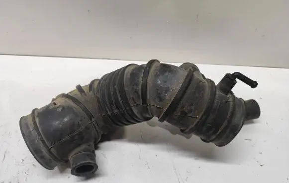 Volvo S40, V40 Air intake hose/pipe MR312759