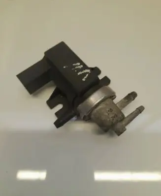 Volkswagen Polo IV 9N3 Turbo solenoid valve 1j0906627