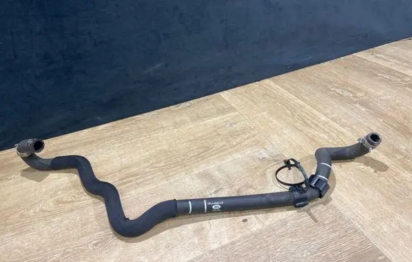 Land Rover Range Rover Sport L494 Engine coolant pipe/hose FPLA8063CB