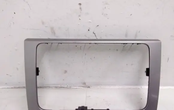 Volkswagen PASSAT B6 Radio/GPS head unit trim 3C0858069M