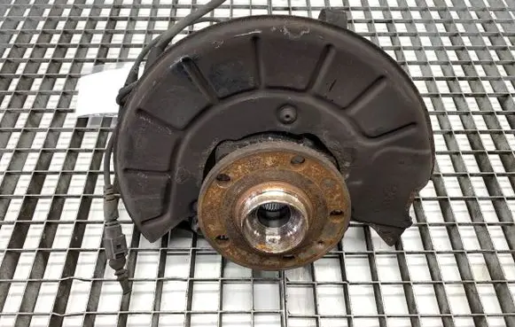 Volkswagen PASSAT B7 Front wheel hub spindle knuckle
