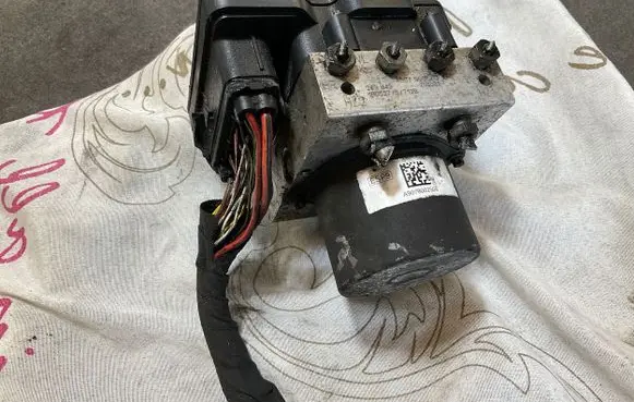 Mercedes-Benz Sprinter W907 W910 ABS Pump A9079002504 ZGS001 269943
