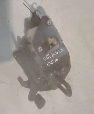 Skoda Octavia Mk2 (1Z) Tailgate/trunk/boot lock/catch/latch 1Z0827511C