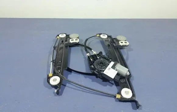 BMW M4 F82 F83 Rear door window regulator with motor 9851140