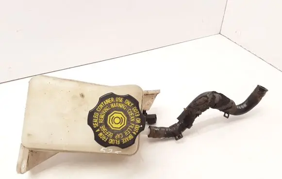 KIA Carnival Brake fluid reservoir 