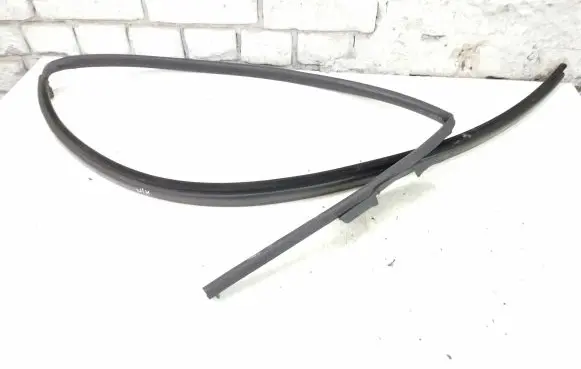 Front door rubber seal