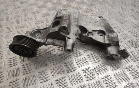 KIA Sorento A/C compressor mount bracket 