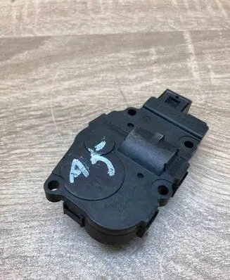 Audi A5 8T 8F Air flap motor/actuator 19102008 K9749005