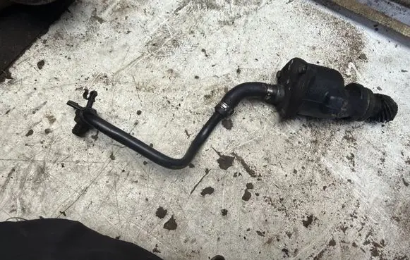 Audi A4 S4 B5 8D Vacuum pump 028207A