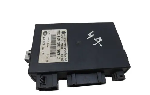 Volkswagen Touran I Tow bar trailer control unit/module 8E0907383C 5DS00840803