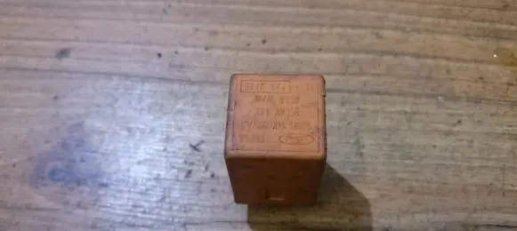 Ford Escort Other relay 93BG14K087 7DA603