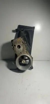 Volkswagen Golf II Fuel distributor 026133353 0438121011