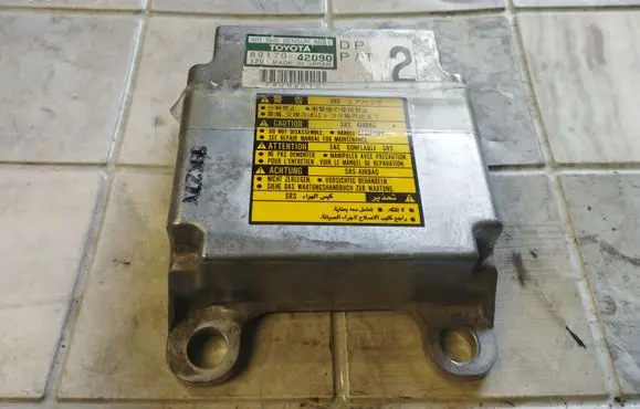 Toyota RAV 4 (XA20) Airbag control unit/module 8917042090